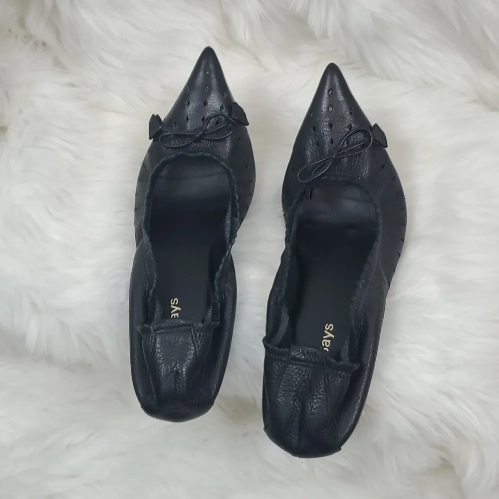 Cindy Says Black Leather Bow Heels Size 8 Slip On Elastic Back Dress  Shoes